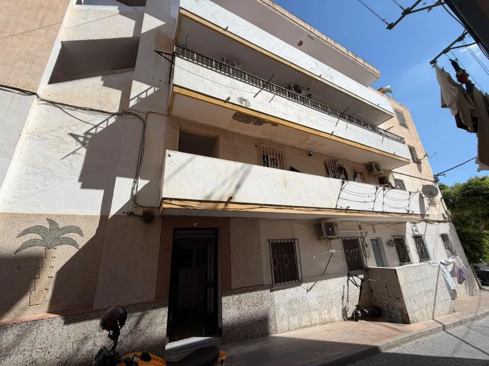 PISO PARA REFORMAR EN LA CHANCA – PESCADERÍA, ALMERÍA
