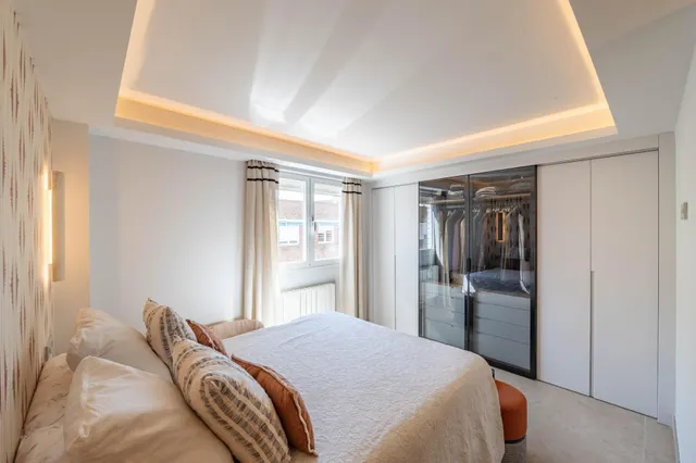 Impresionante Vivienda de Lujo con Diseño Moderno y Comodidades Exclusivas — 28