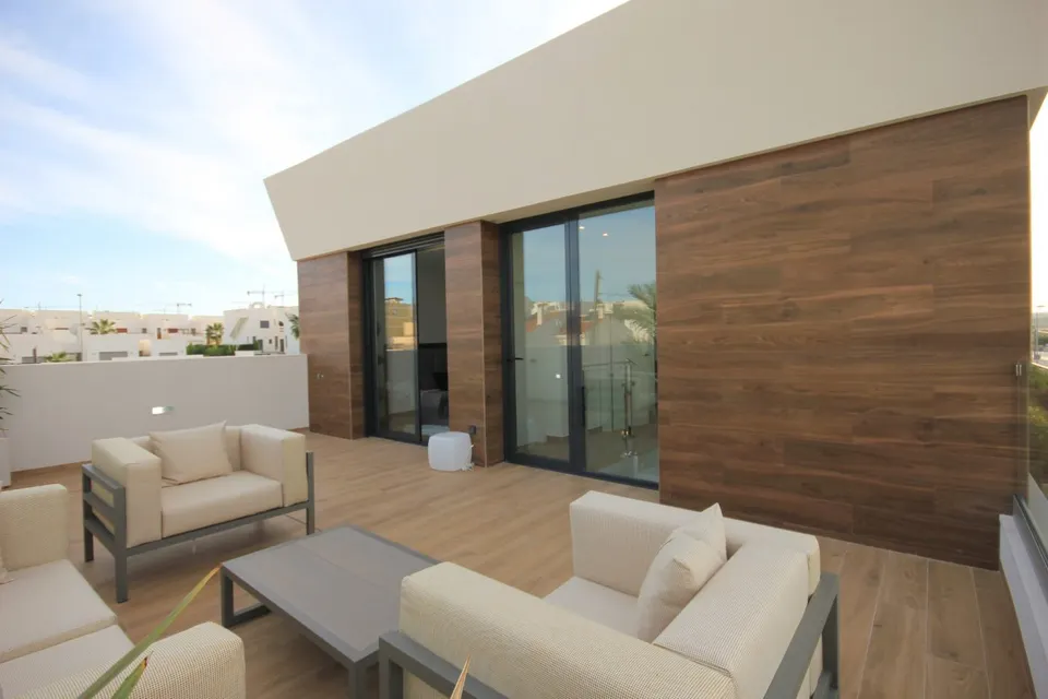 Nuevas villas independientes El Campello a tan solo 600m de la playa.