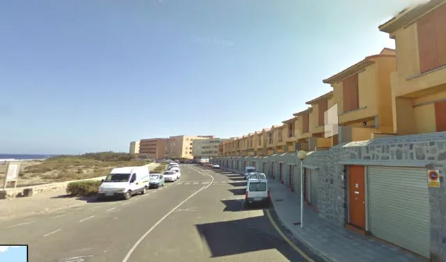 Medano vivienda 225 m2 construidos y terraza 75 m2. centrico