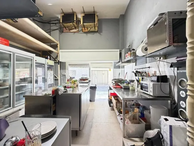 Local comercial 150m² en venta - torrevieja — 18