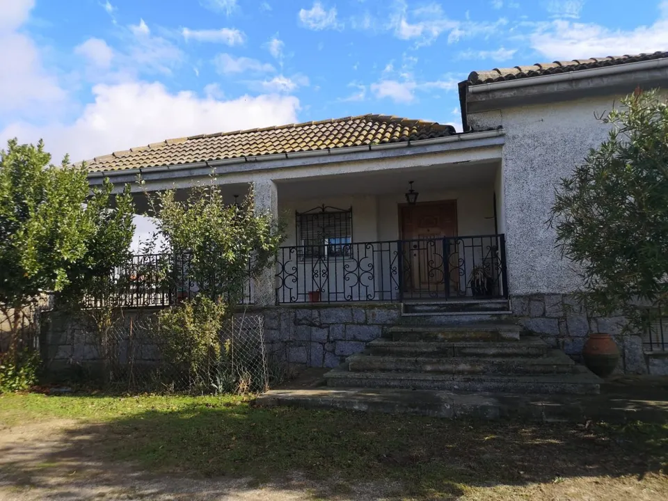 Urbis te ofrece un magnífico chalet independiente en venta en Vitigudino, Salamanca.