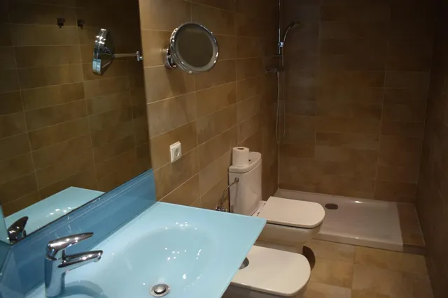 VENTA VIVIENDA CON INQUILINO NO SE PUEDE PASAR VISITAS — 26