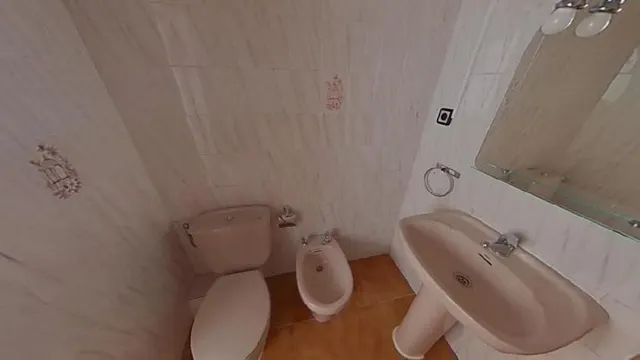 PISO EN VENTA OKUPADO EN C/ VENEZUELA — 14