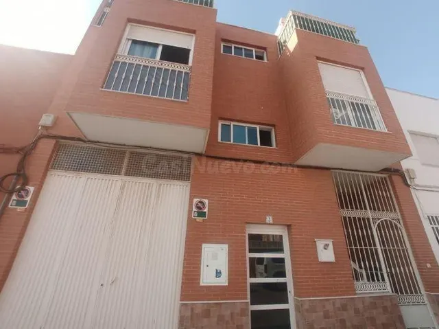SE VENDE otro OKUPA en C Viñicas de Almería