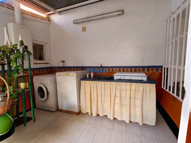Casa mata en una sola planta con amplio garaje y precioso patio andaluz en el tomillar — 38