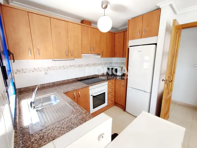 Fantástico apartamento con vistas al mar en Torrevieja, Alicante — 12
