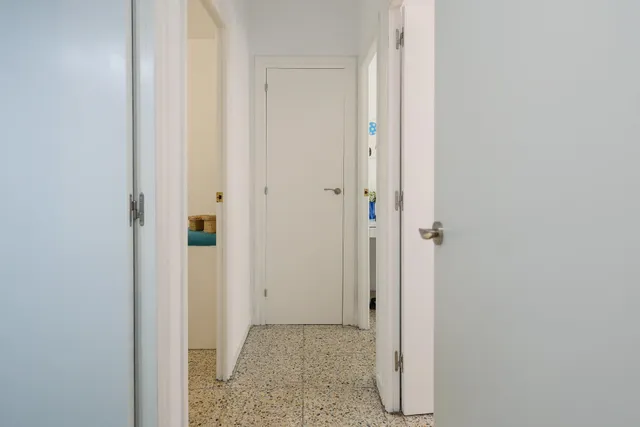 Piso en Venta en La Marina del Port - Oportunidad Única por €249,000 — 15