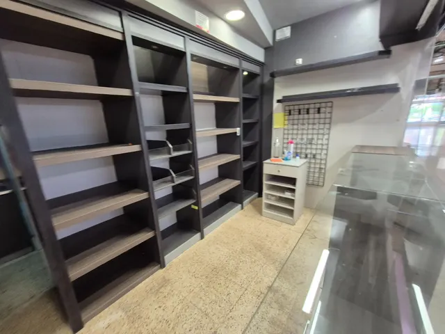 SE VENDE LOCAL COMERCIAL EN PETRER: OPORTUNIDAD ÚNICA — 8