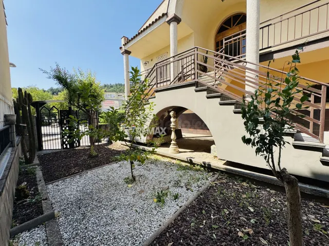 Amer | Exclusiva vivienda familiar de 6 habitaciones con pis - foto 2