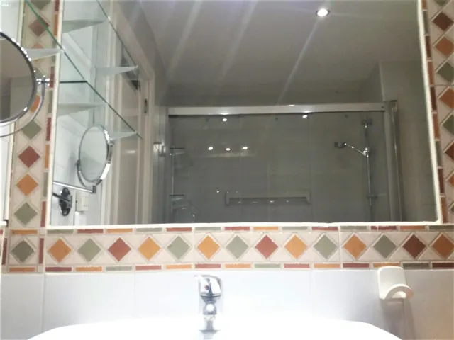 Alquiler de Piso Exterior en Puerta de Toledo con Piscina y Vigilancia — 16