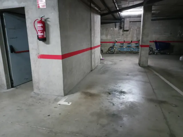 SE VENDE PLAZA DE PARKING EN VIC, ZONA CENTRO - foto 3