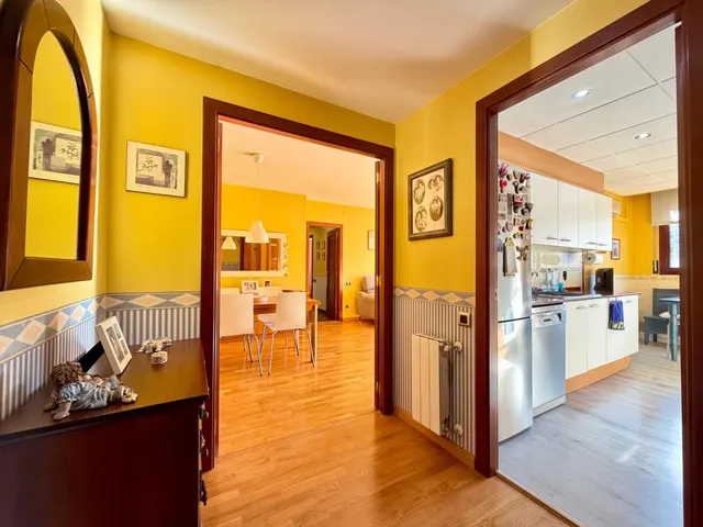 Luminoso piso de 3 dormitorios con suite junto a la plaza Vallès, en el corazón de Sabadell — 4