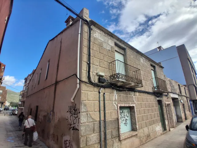 Solar Urbano en Chaflán Estratégico — Avda. País Valencià (Muro de Alcoy) — 8