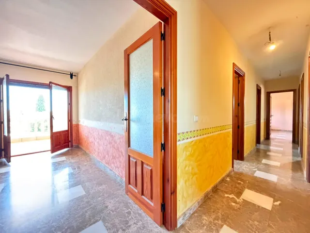 Espectacular chalet independiente con 7 dormitorios, piscina y 1.520 m2 de parcela en Río Park — 47