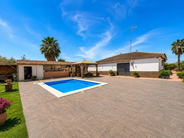 FINCA RÚSTICA CON VIVIENDA, PISCINA Y ZONA DE OCIO EN LOS AL