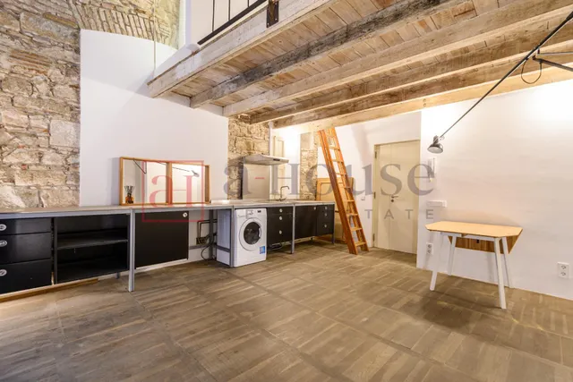 Piso con 2 lofts independientes con balcon baños cada uno y una excelente ubicación en el gótic — 20