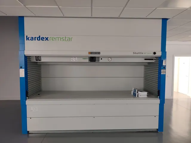 Nave en Poligono de Las Quemadas totalmente reformada y perfectamente instalada para uso mixto de oficinas y almacen — 44