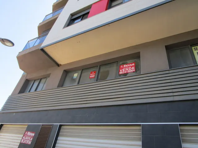 Plazas de parking en venta, zona Tulell. Buenísimo acceso y fácil aparcamiento. — 12
