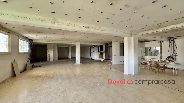 Amplio local comercial en zona Hispanidad – 359 m2, luminoso y con acceso para vehículos — 18
