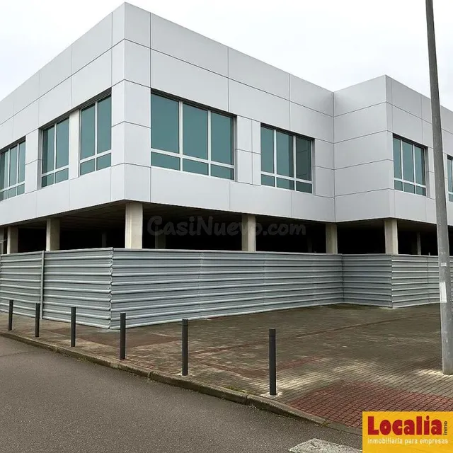 Amplia Superficie Comercial en Camargo, Cantabria - foto 2