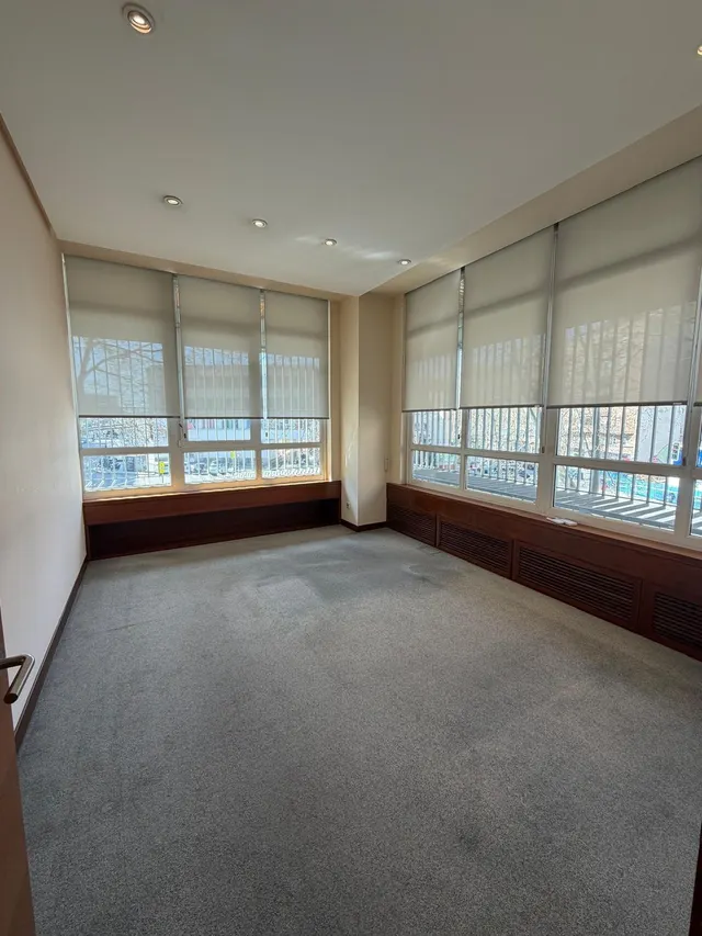 Oficina 6 habitaciones 250m² en alquiler - Cuzco — 11