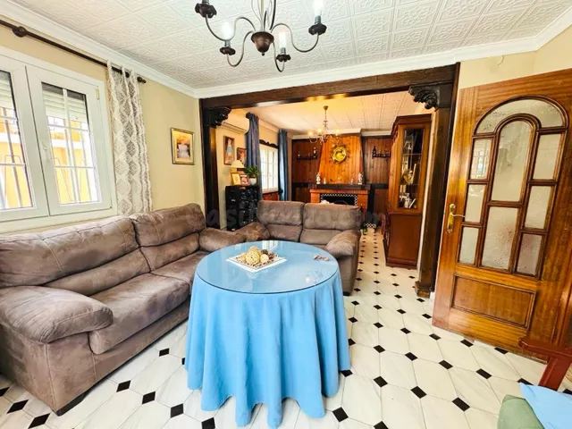 Magnífica casa en venta en Avenida Granada, Pulianas — 2