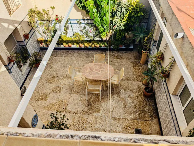 Casa de pueblo de grandes dimensiones en Guardamar pueblo. — 6