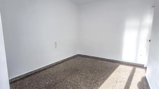 Amplio Piso en Alquiler con Terraza en La Creu del Grau, Valencia — 27