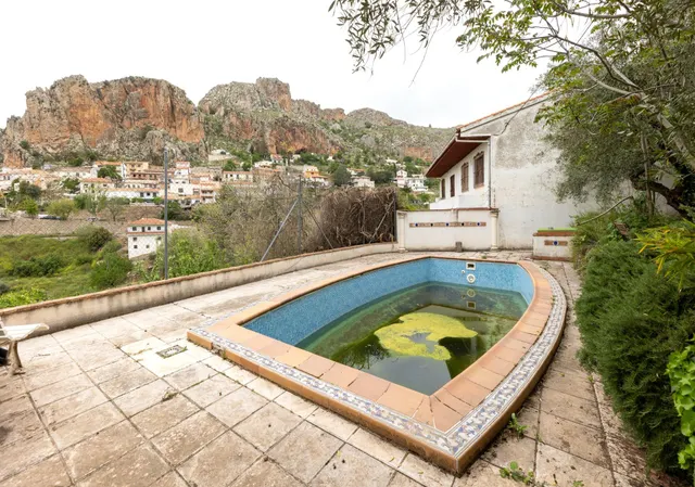 Chalet con gran parcela en Cogollos — 12