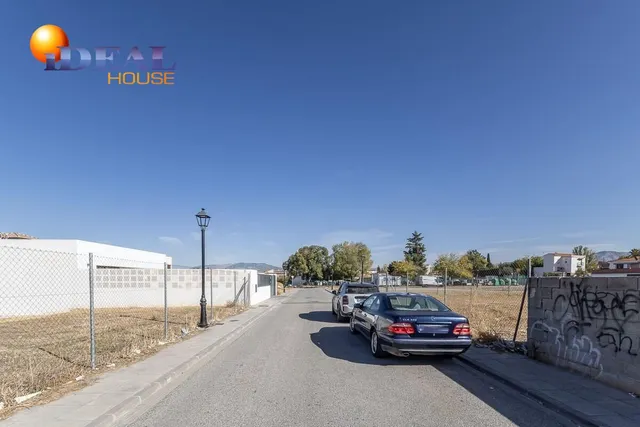 Solar de 1.175 m2 en Ogijares — 11