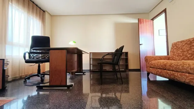 Moderna Oficina en Elche - Ideal para Tu Negocio — 8