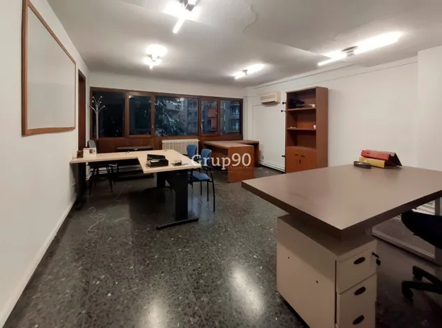 3 LOCALES COMERCIALES EN  ZONA INSTITUT — 39