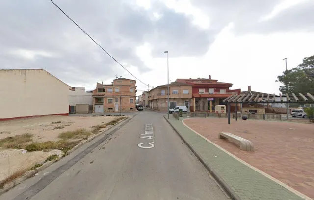 Se vende piso OKUPA en Ceutí (Murcia). - foto 3