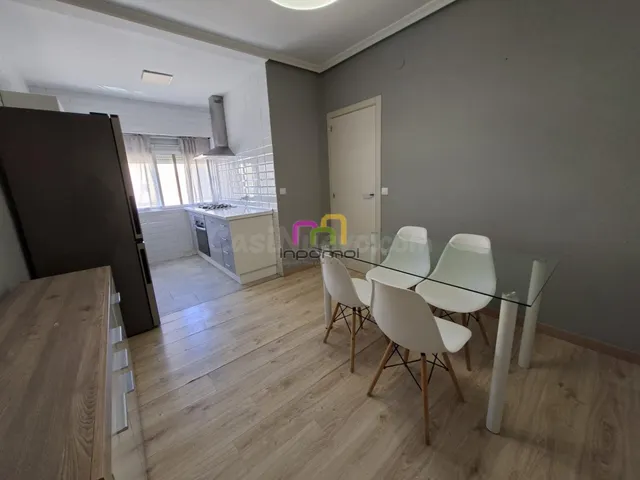 ACOGEDOR APARTAMENTO EN URBANIZACIÓN GUADIANA; BADAJOZ - OPO