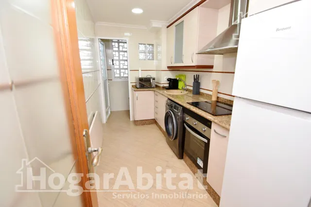 Vistas al mar en primera línea y terraza en este luminoso apartamento exterior en la playa del Mareny Blau — 14