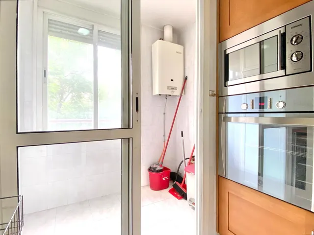 PISO RENTA LIBRE MUY LUMINOSO CON GARAJE Y 3 DORMITORIOS MUY BIEN SITUADO EN AVDA. PUERTA DEL SUR — 12