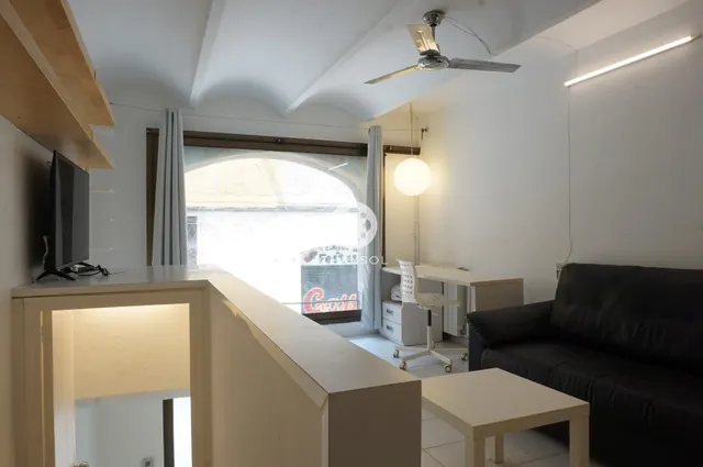 Local- Loft- duplex de 83m2 en el centro de Gracia, amueblado y totalmente equipado. — 9