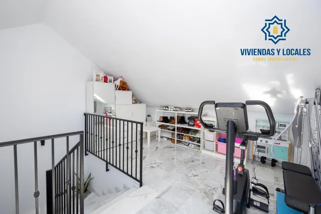 MARAVILLOSA CASA  A POCOS MINUTOS DEL CENTRO DE LA ZUBIA — 38