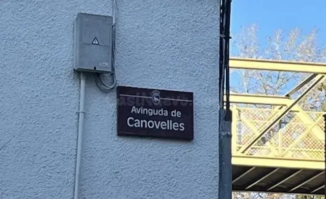 Se vende PISO OKUPADO en Avenida Canovelles 8 de Canovelles  - foto 2