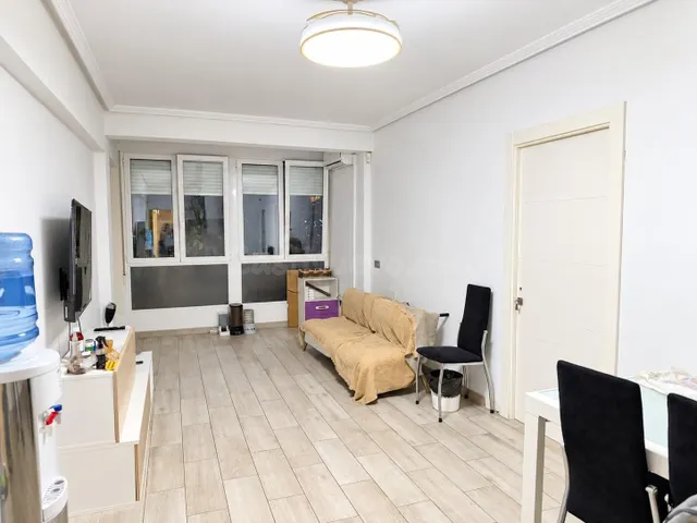 AMPLIO PISO DE 120 m2 CON 4 DORMITORIOS Y ASCENSOR EN ALTAMI - foto 4