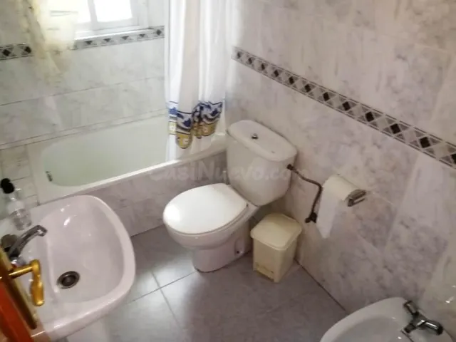 Piso 3 habitaciones 73m² en alquiler - Carmelitas-Oeste - foto 3