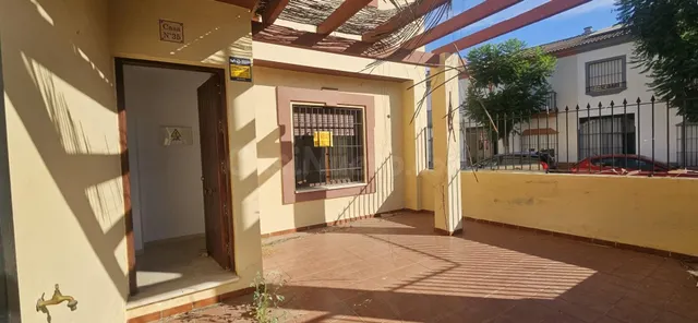 Brenes | Amplia casa de 5 dormitorios, 3 baños, patio con ba - foto 3