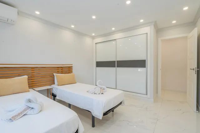 Chalet 7 habitaciones 420m² en venta - Altos de Estepona — 21