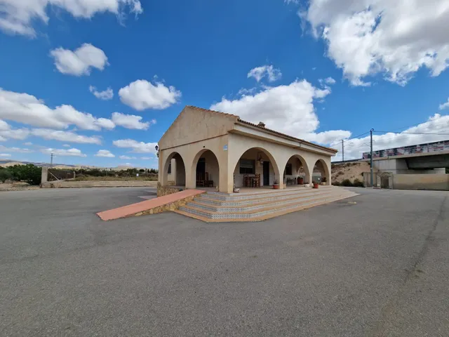 CHALET PARA ENTRAR A VIVIR EN LA ZONA estación DEL AVE — 4