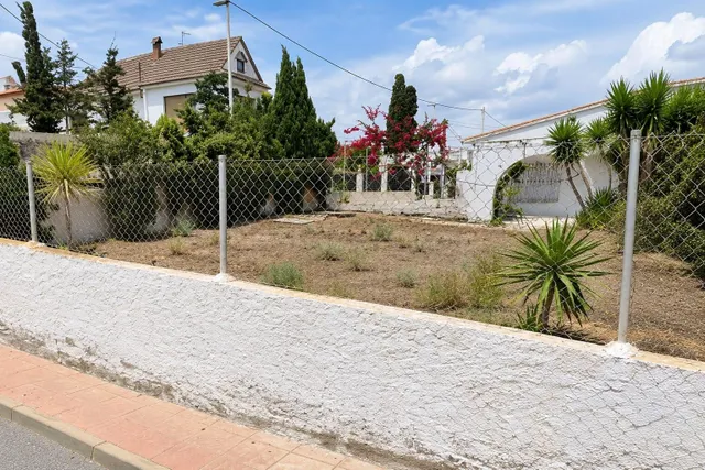 TERRENO URBANO 252 m2 FRENTE AL MAR EN SAN JUAN DE LOS TERRE - foto 2