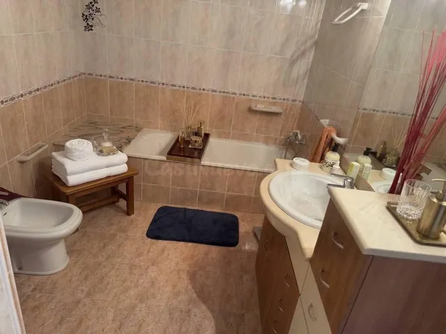 Amplio Atico de 111m2 con Terraza de 140m2 y Piscina Comunit - foto 4