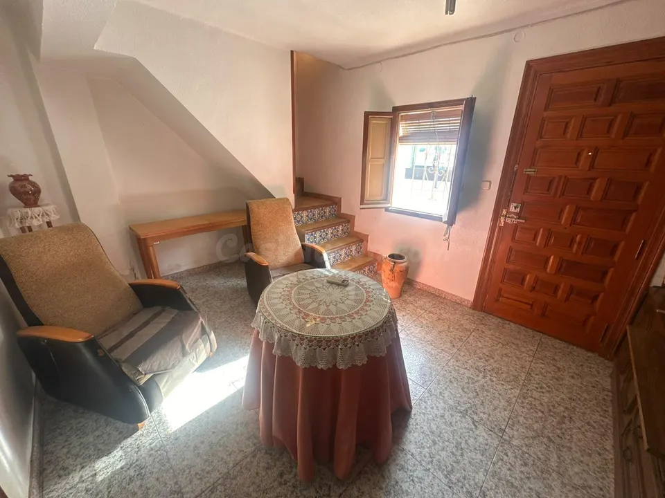 Dúplex de 80 m2 con patio, terraza y 3 habitaciones: una vivienda con potencial para crear su hogar ideal