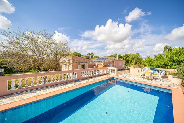 Finca rústica con gran terreno, dos viviendas y piscina en S - foto 2