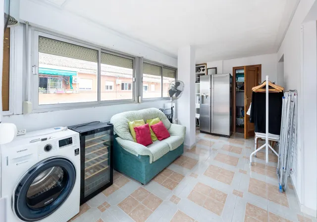 ¡Oportunidad única! Ático de 4 dormitorios y 2 baños con gran terraza frente al Colegio Agustinos (Arabial) — 11